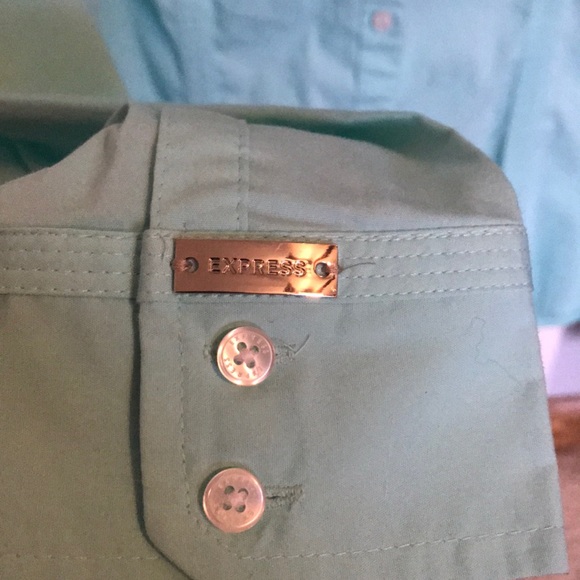 Button down - Picture 3 of 3